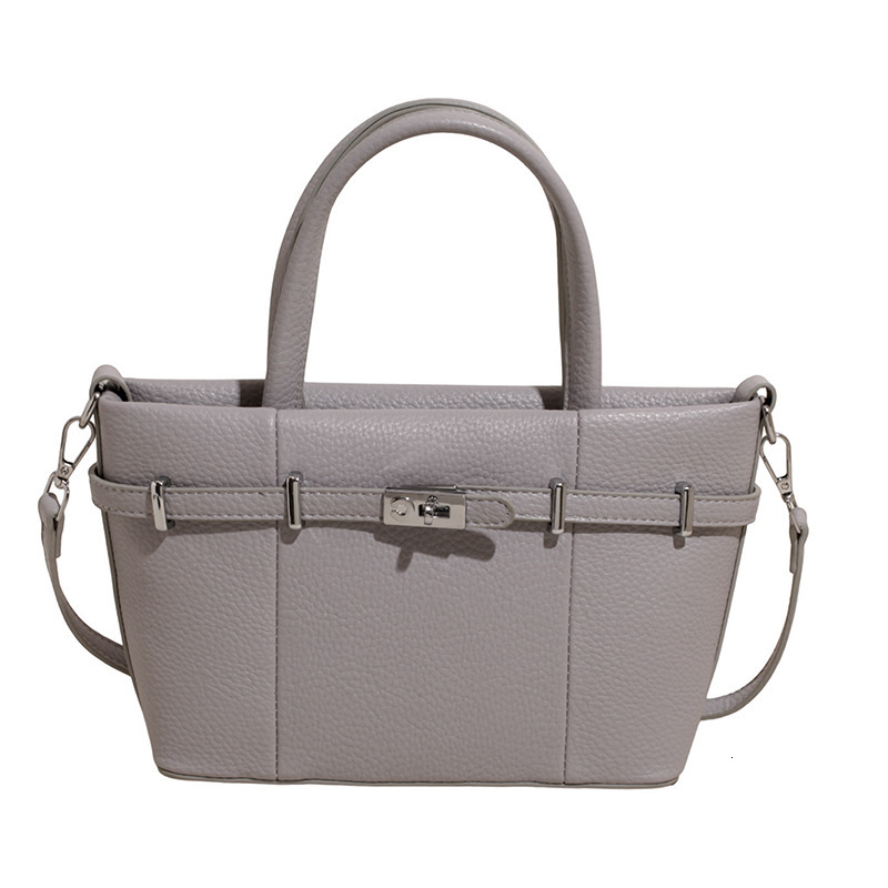 designer High-End Large Capacity Bag for Women 2025 New Spring Summer Commuter Versatile Shoulder Bag Fashion Underarm Tote Bag