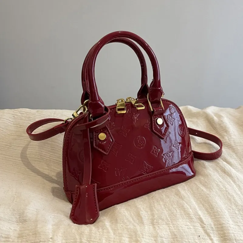 Shoulder Bag Crossbody Purse Designer 2025 new shoulder crossbody bag handbag with high end texture personality and fashion