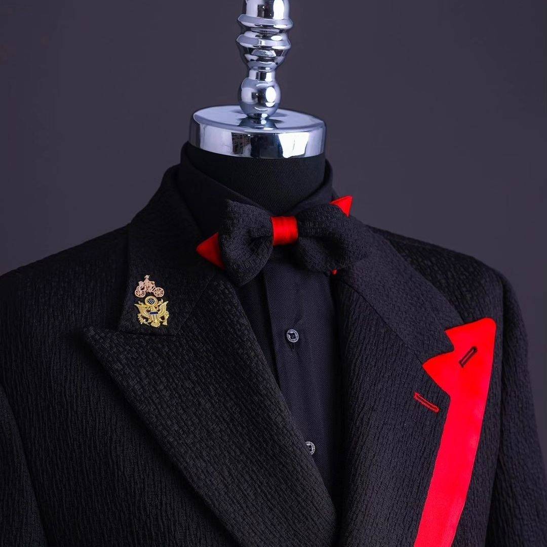 Classic Wedding Tuxedos Handsome Men Suits With Peaked Lapel 2 Pieces Set Jacket Vest Business Blazers Customized High Quality