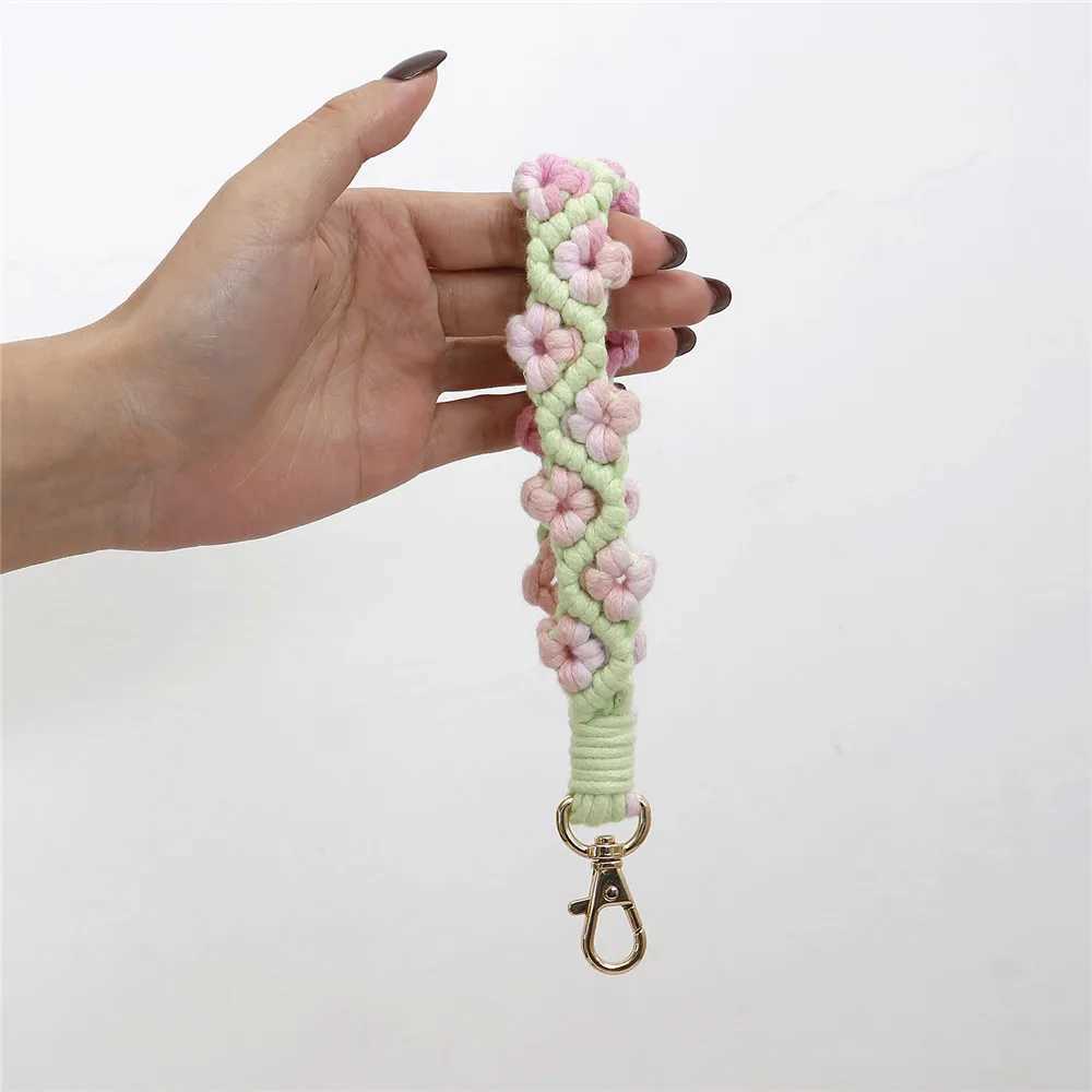 1pc Ins Daisy Flower Key Chain Explosive Style High-End Diy Hand-Woven Wrist Key Ring Bohemian Style Car Keychain Bag Pendant W250604