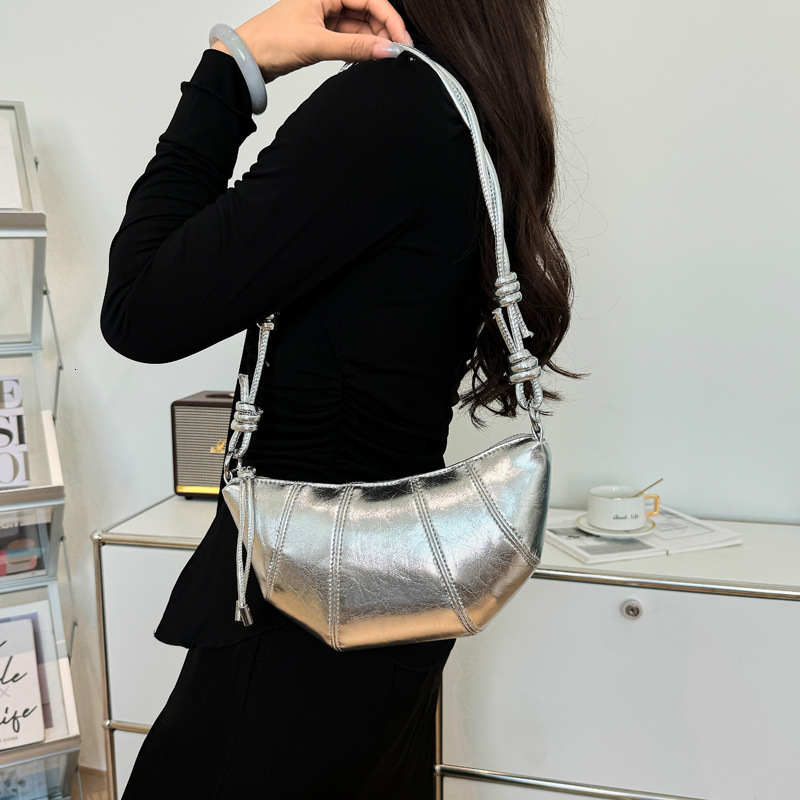 French armpit bag, cow horn bag, new fashionable multifunctional shoulder bag designer, niche women's shoulder bag, crossbody bag