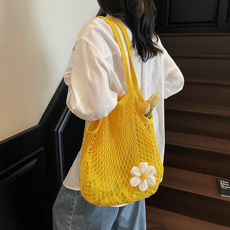 designer Summer Mesh Large Capacity Hollow Out Single Shoulder Bag for Women 2025 New Hollow Out Beach Vacation Style Floral Tote Bag