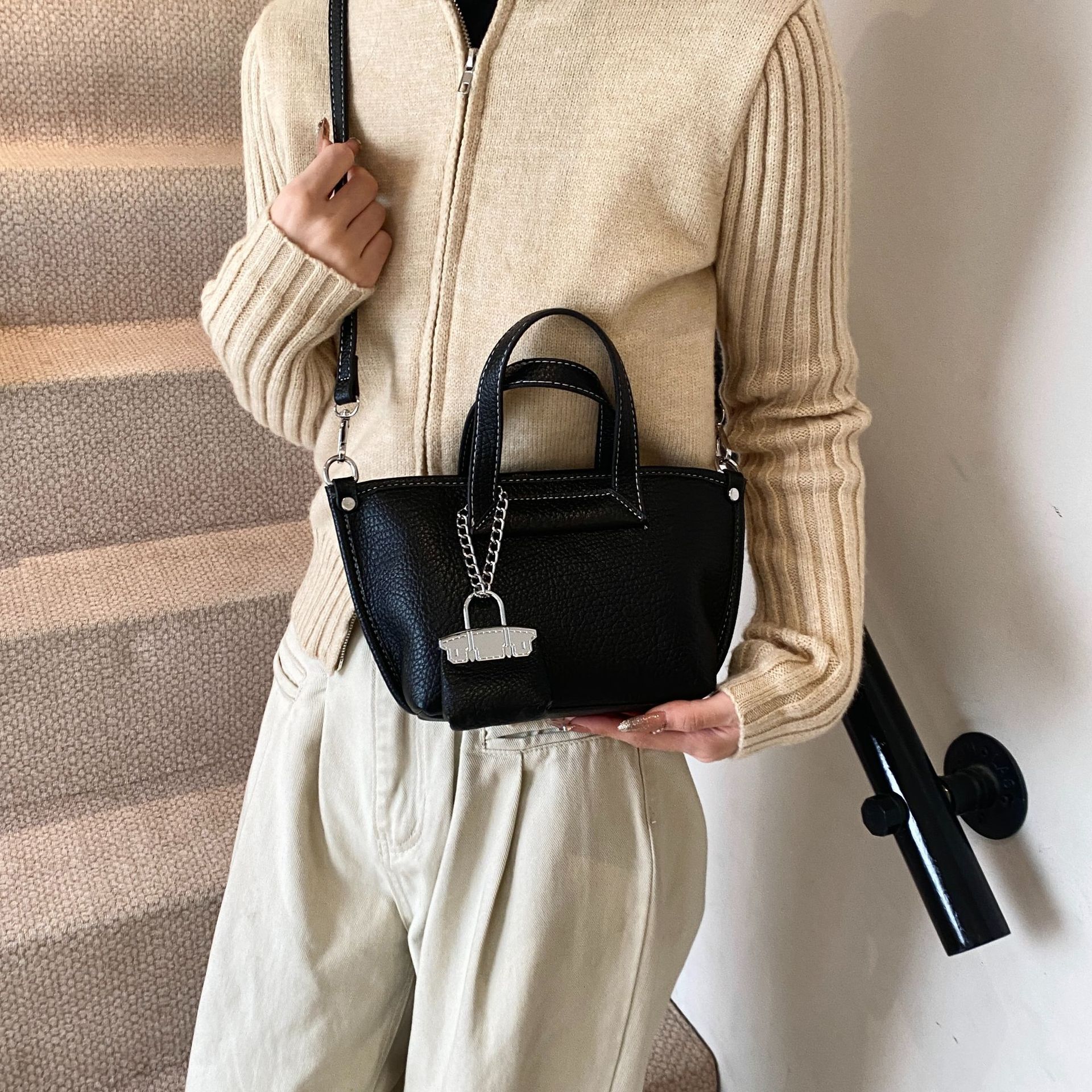 designer Vintage Handbag for Women 2025 Spring New Trendy Bucket Bag Fashion Casual Trendy Shoulder Tote Bag