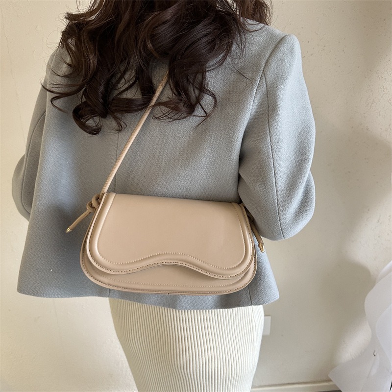 Women's winter new fashion niche design shoulder bag fashion crossbody bag designer women's fashion large capacity handbag