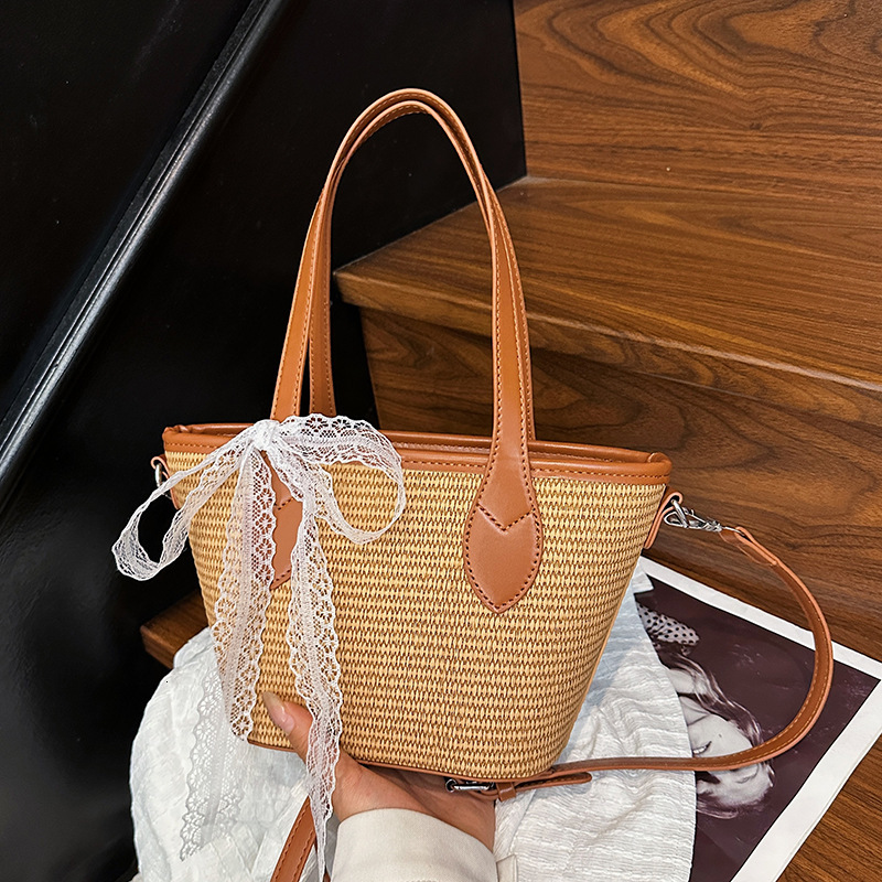 designer Fashion Large Capacity Tote Bag 2025 New Trend Korean Style Casual Bucket Bag Fashion Single Shoulder Work Commute Bag