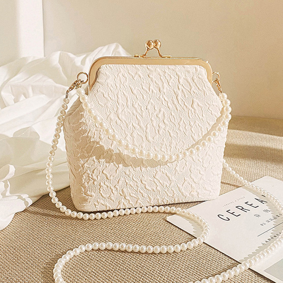 Top quality Brand High Quality New Style Phone Bag 2025 New Cloud Cheongsam Women's Bag Pearl Chain Crossbody Bag Gold Makeup Bag New Free Delive