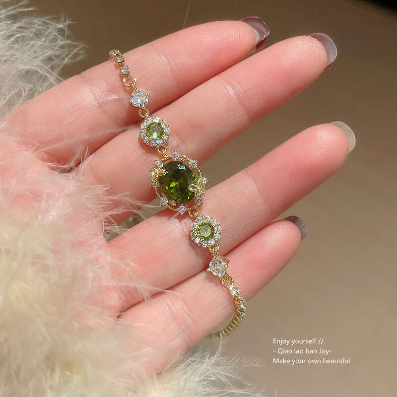Luxury Jewelry Designer Bracelet Green Crystal Real Gold Plated Butterfly Dia-Studded Adjustable French Style Elegant Bracelet Light High-End Jewelry