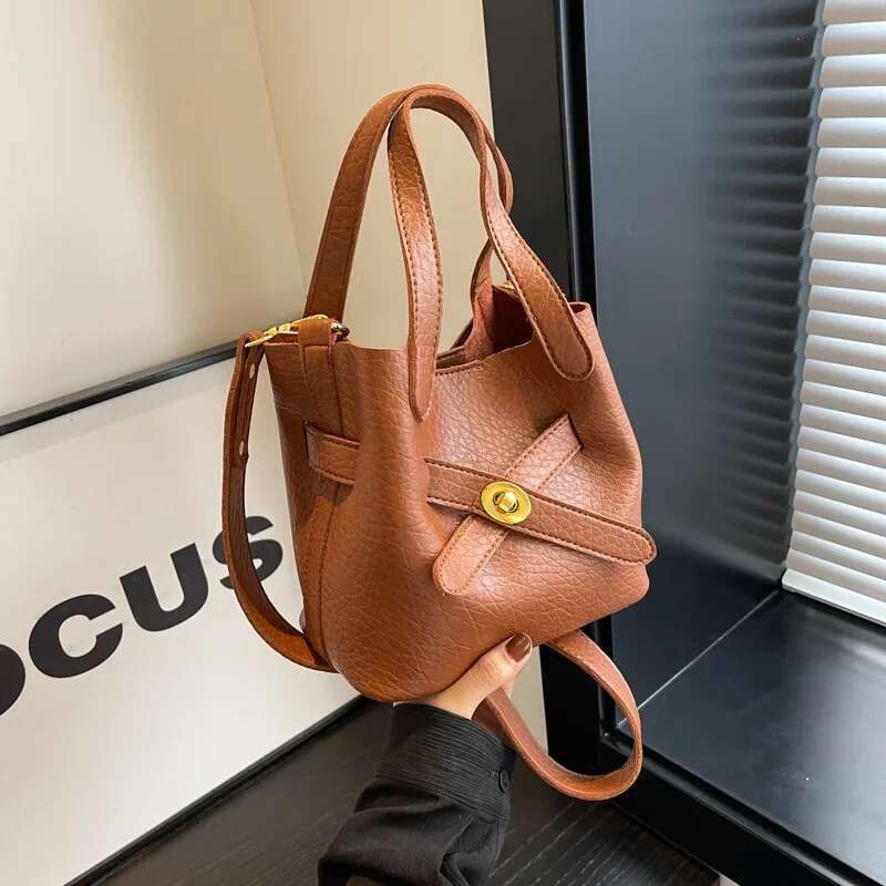 Hot Selling Women's New Retro Messenger Bag Simple Portable Bucket Bag Sophisticated Premium For Mother & Child Designer Bags