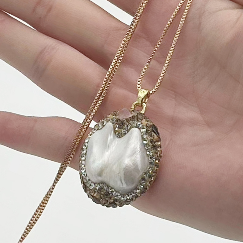 Vintage-Inspired Retro Pearls Neckpiece with Exquisite Baroque Finish Elegance Meets Style Accessory