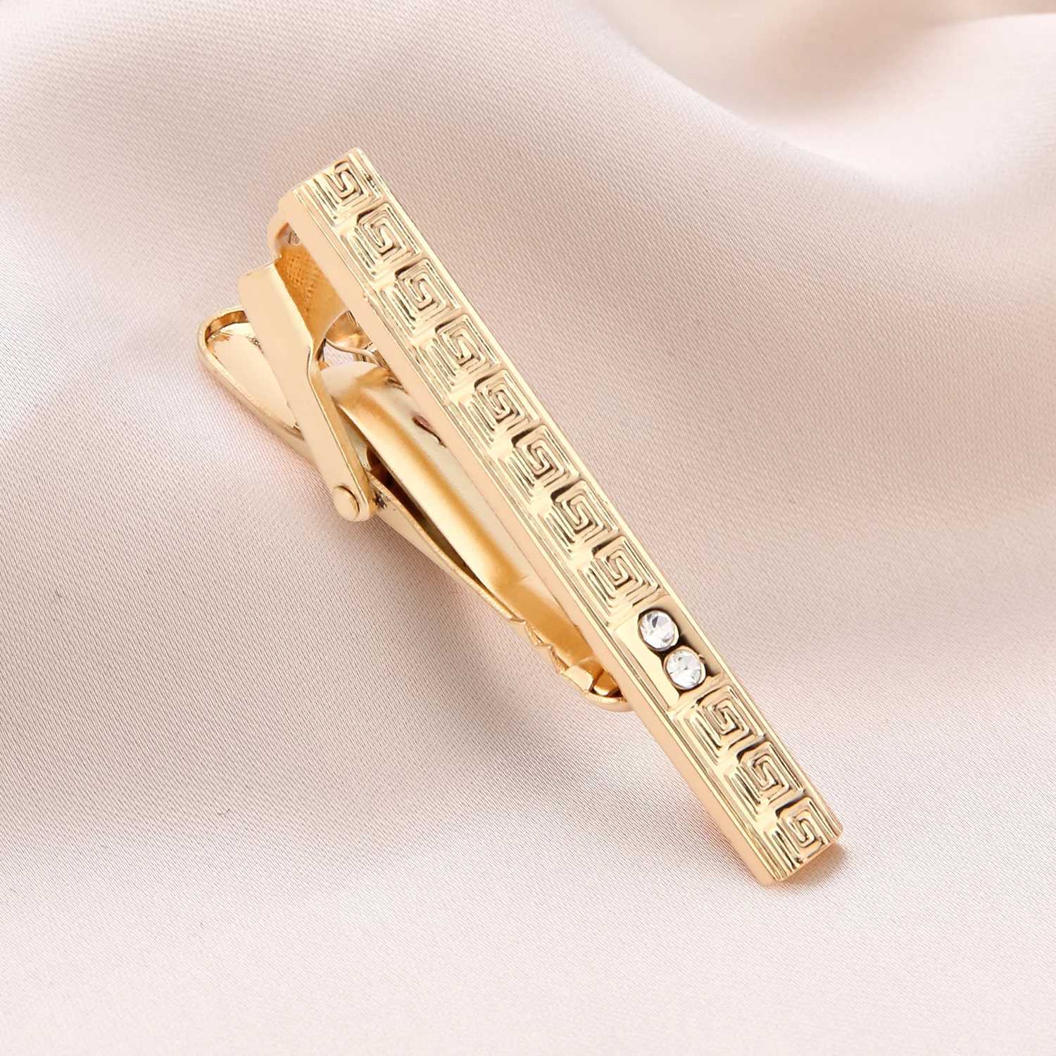 4 PCS Short Tie Clip For Men Lapel Pins Luxury Gifts For Dad Wedding Tie Clips Cufflinks Accessories Man Shirt Gift T0304025 W250604