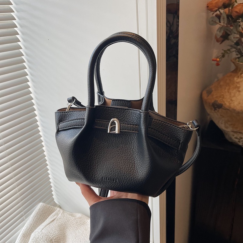 designer High-end Commuter Casual Soft Leather Tote Bag for Women 2025 New Niche Versatile Shoulder Crossbody Bag