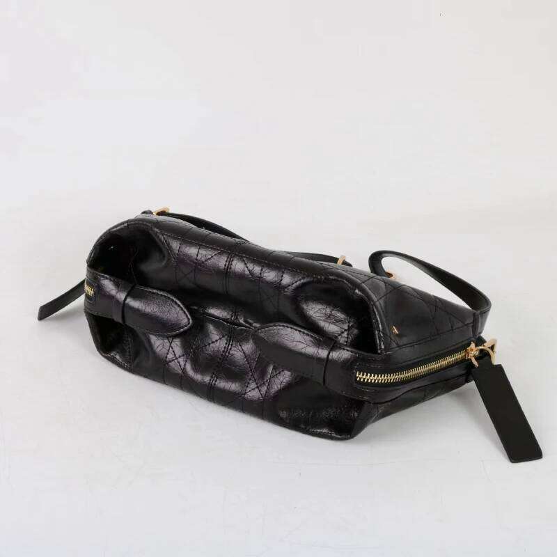 2025 Design Pleated Cowhide Shoulder Bags Women Casual Fashion Soft Tote Elegant Commute Handbag Crossbody Bag Female