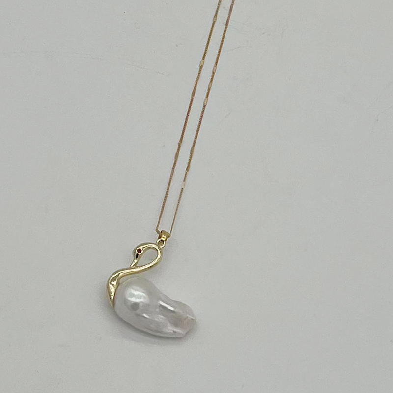 Retro Style Natural Pearls Pendant with Unique Swan Design - Necklaces for Women