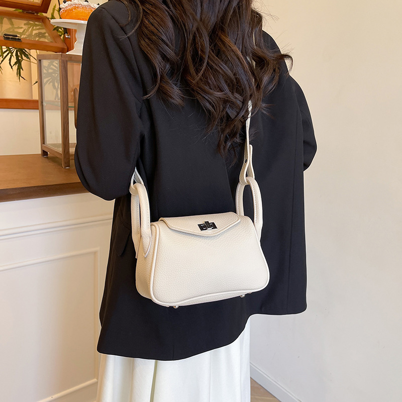 designer High-end Niche Design Handbag for Women 2025 New Fashionable Versatile Casual Simple Shoulder Crossbody Bag