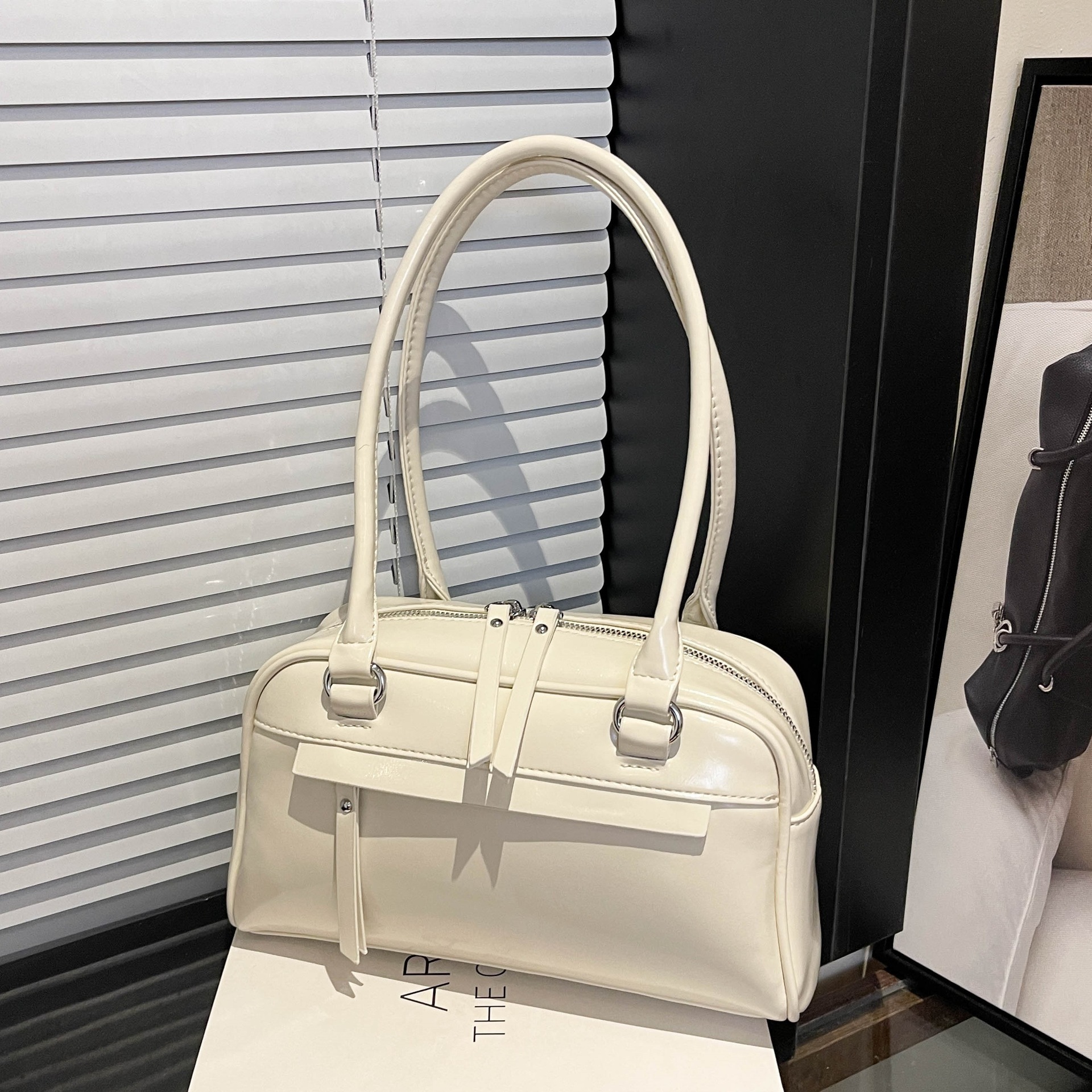 designer Korean Style Fashion High-end Underarm Bag for Women 2025 New Simple Versatile Single Shoulder Bowling Ball Tote Bag