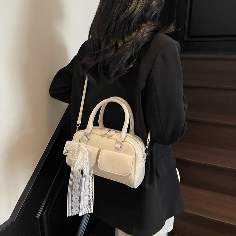 designer Trendy Niche Handheld Bowling Ball Bag for Women 2025 New Casual Versatile Shoulder Bag Soft Leather Crossbody Pillow Bag