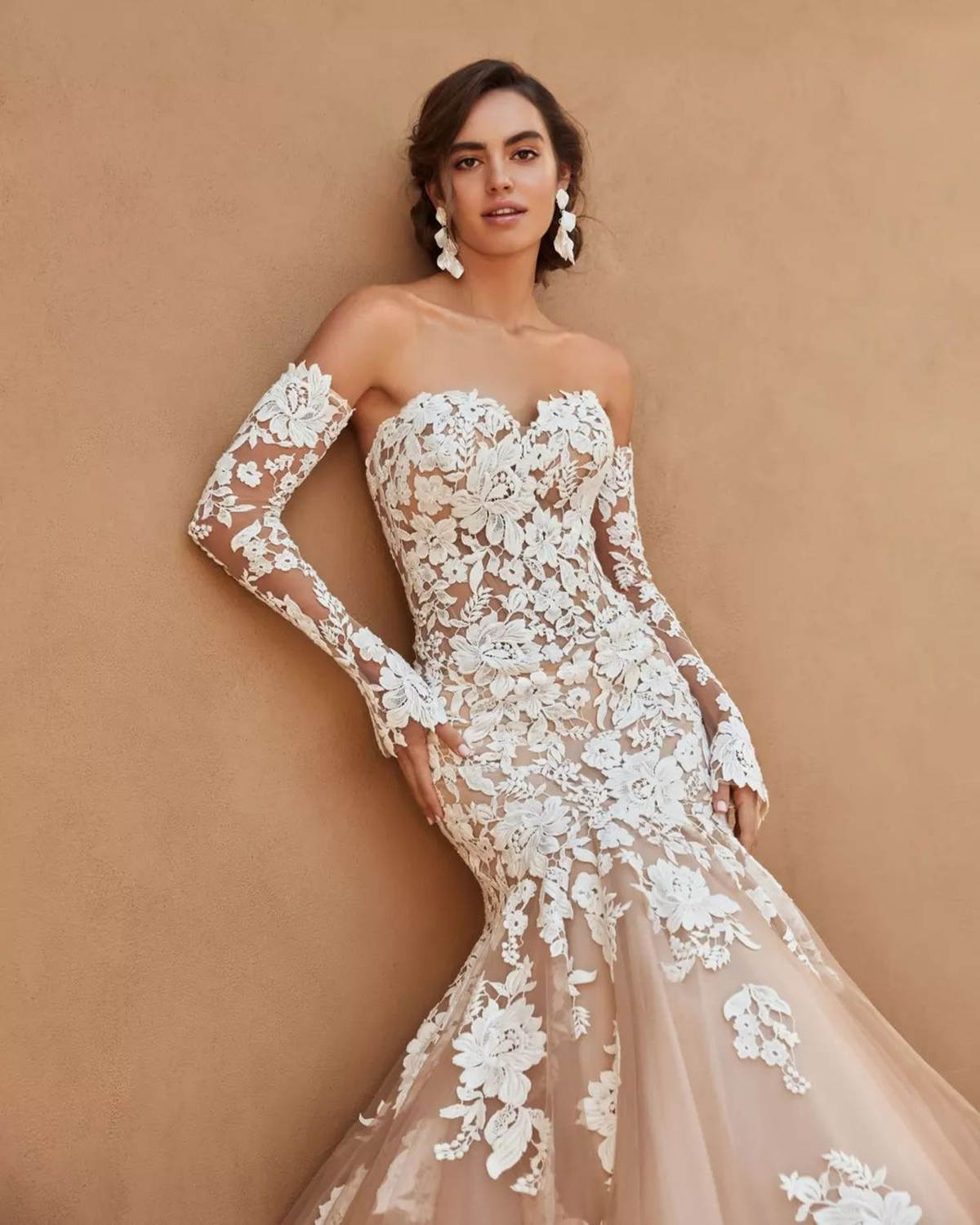 Beach Mermaid Wedding Dresses Lace Appliques Off Shoulder Long Sleeve Bridal Gowns Sexy Customized Backless Bride Dress