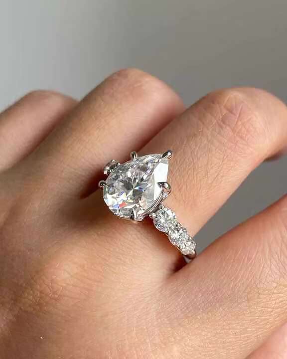 Wholesale 18k Yellow Silver Original Jewelry 4.25 Ct Pear Cut Moissanite Diamond Ring for Weddings Classic Style-Factory Price