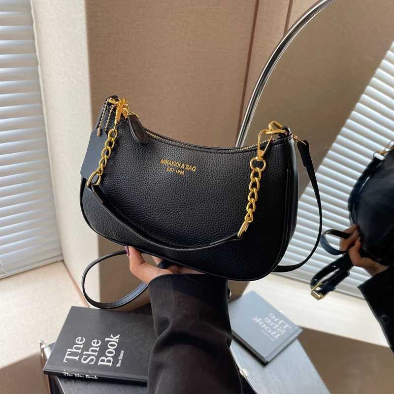 1 Piece of Pure Color Shoulder Bag for Women Versatile Chain Crossbody Bag That Can Be Placed as a Machine XJ250604