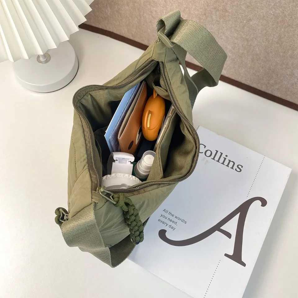 Womens Nylon Crossbody Bag Large Capacity Messenger Shoulder Pack Leisure Versatile Shoulder Hobos Bag Tote Bags XJ250604