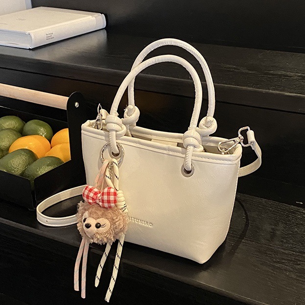 designer Korean Style High-End Fashion Small Bag 2025 New Versatile Simple Handbag for Work Commute Shoulder Crossbody Bag