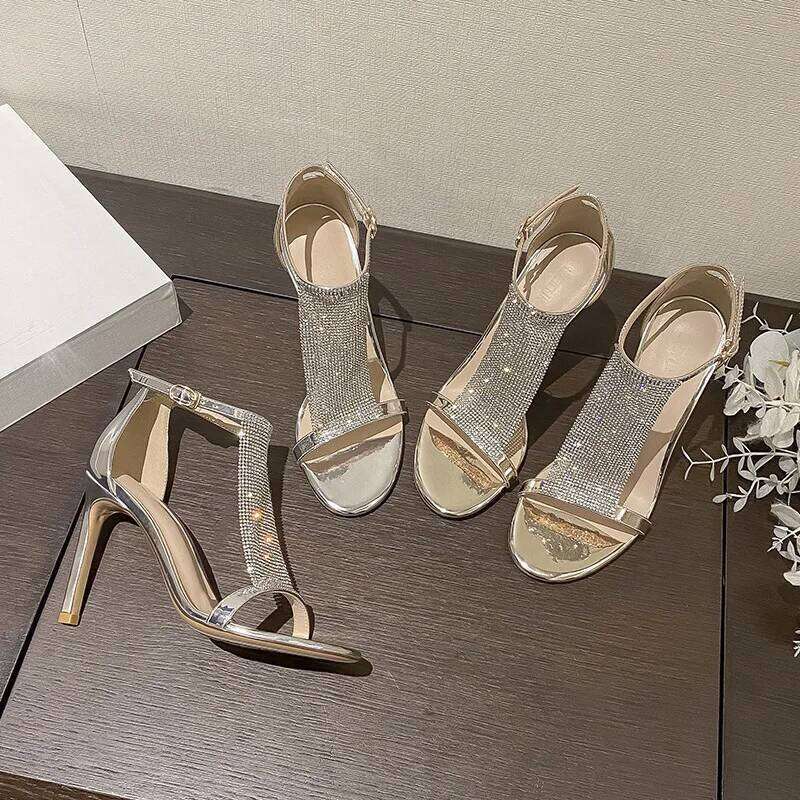 2025 Spring New One Word Water Dia High Heel with Exquisite Design Sense Sier Sandals for Women