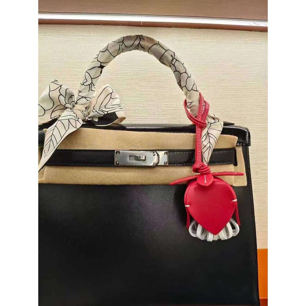 Women's Bags Designer Women's Wear Lovely Leather Tassel Flower Floral Bag Charm Hanging Decoration Ornament For Handbag Backpack Car Purse 