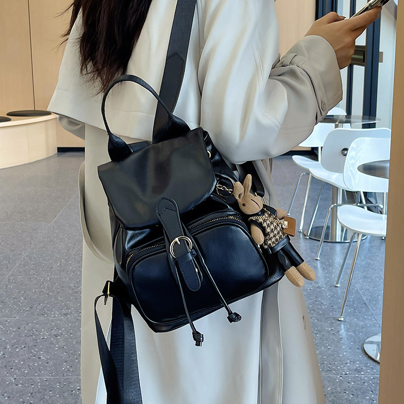 Free Shipping Fashion Cover-style Backpack Designer Bag For Women, Simple Single-shoulder Large Capacity Trendy Outdoors And Beautiful Travel Backpack