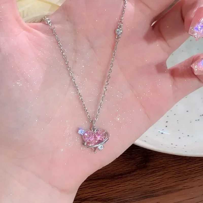 Fashion Pink Planet Heart Zircon Necklace Women Charm Aesthetic Clavicle Chain Necklace Valentines Day Gift Party 2024 Jewelry XJ250604