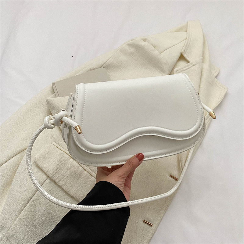 Women's winter new fashion niche design shoulder bag fashion crossbody bag designer women's fashion large capacity handbag