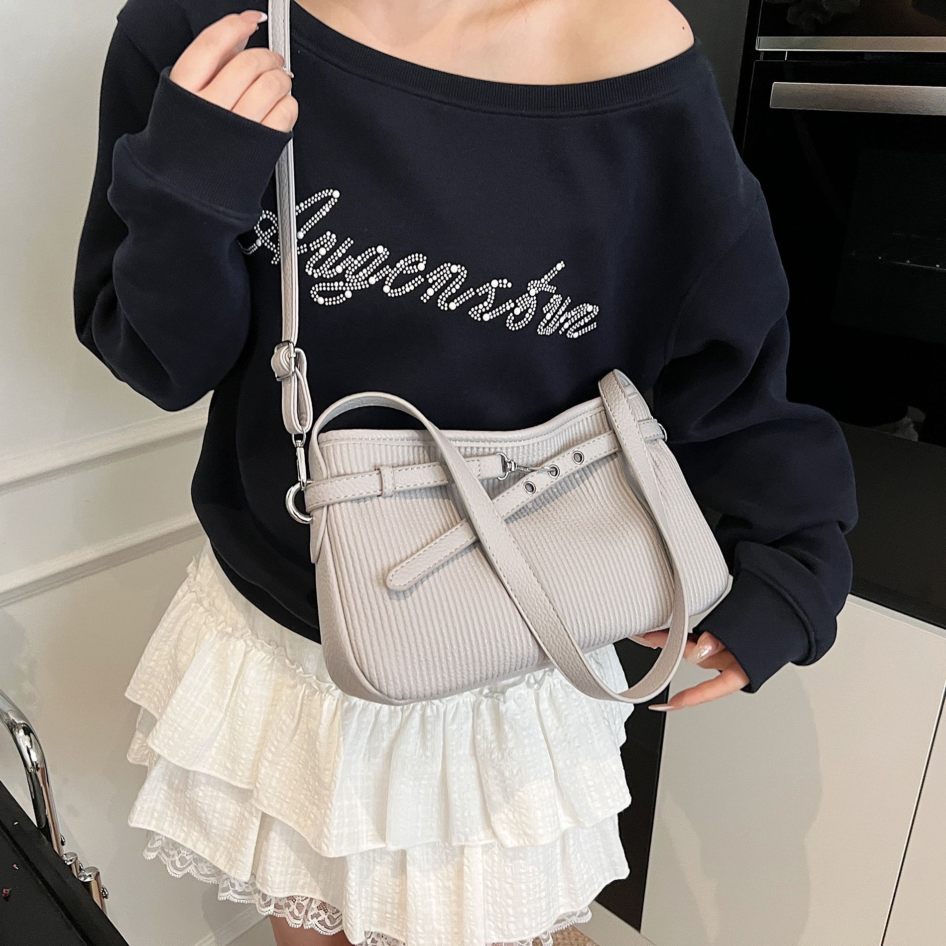 designer Large Capacity Underarm Bag for Women 2025 New Simple Versatile Summer Crossbody Bag Casual Shoulder Office Commuter Bag