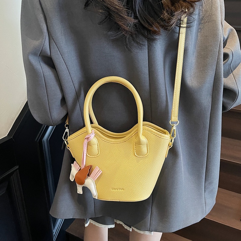 designer Handheld Lychee Texture High-End Bucket Bag for Women 2025 Summer New Korean Fashion Single Shoulder Bag Simple Small Bag