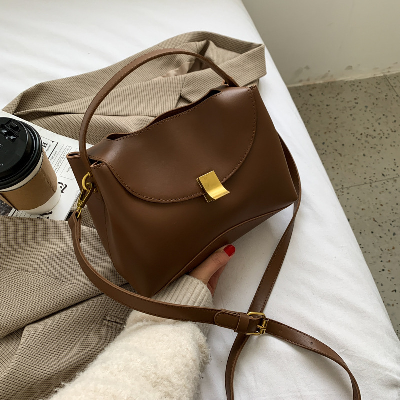 Free Shipping Designer Bag Women's New Trendy Niche Design Fashion Shopping Bag Versatile Large Capacity Lock Handbag Shoulder Crossbody Bag