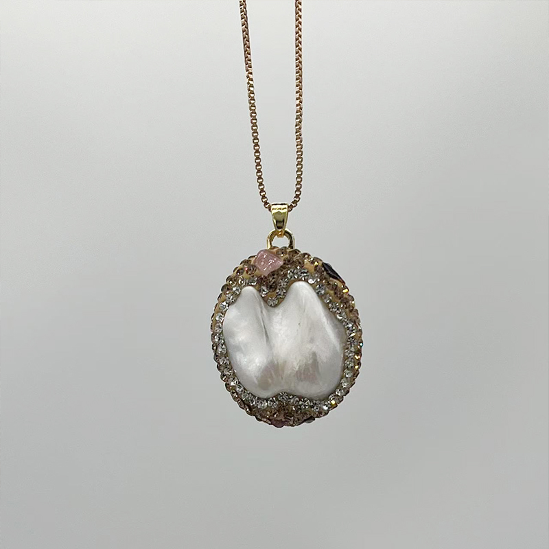Vintage-Inspired Retro Pearls Neckpiece with Exquisite Baroque Finish Elegance Meets Style Accessory
