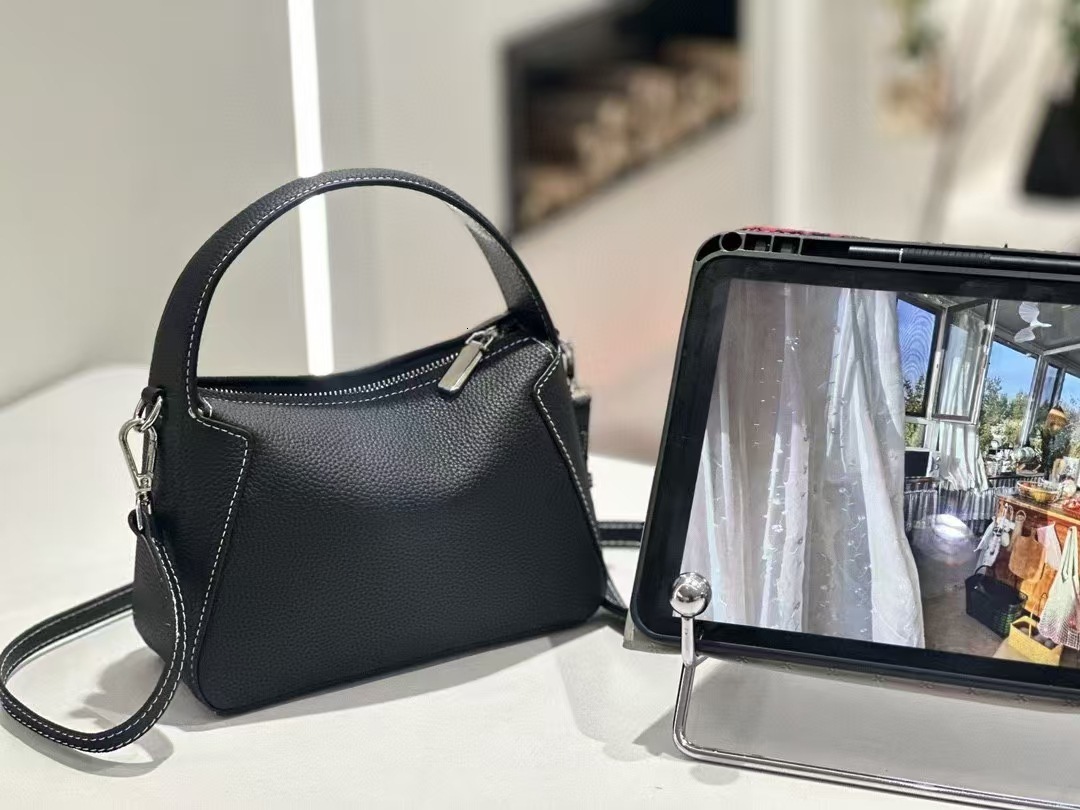 New Fashion Shoulder Slant Small Square Bag, Genuine Leather Women's Bag, niche designer Dumpling Bag, Women's Shoulder Bag