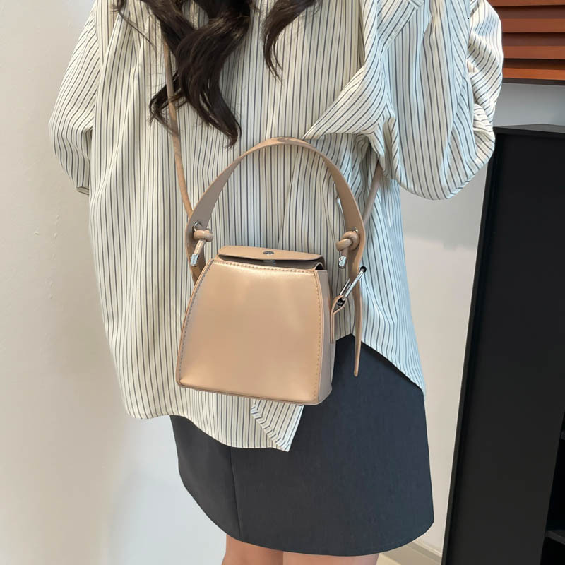 Top Brand High Quality New Style Personality Handbag Small Square Bag New Trendy Box Bag Fashion Shoulder Bag High-end Crossbody Bag New Free Delivery