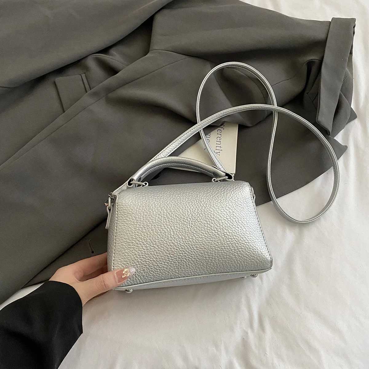 New Handbag Womens High-End Fashion Single-Shoulder Crossbody Bag Large-Capacity Single-Shoulder Bag Commuting Small BagXJ250604