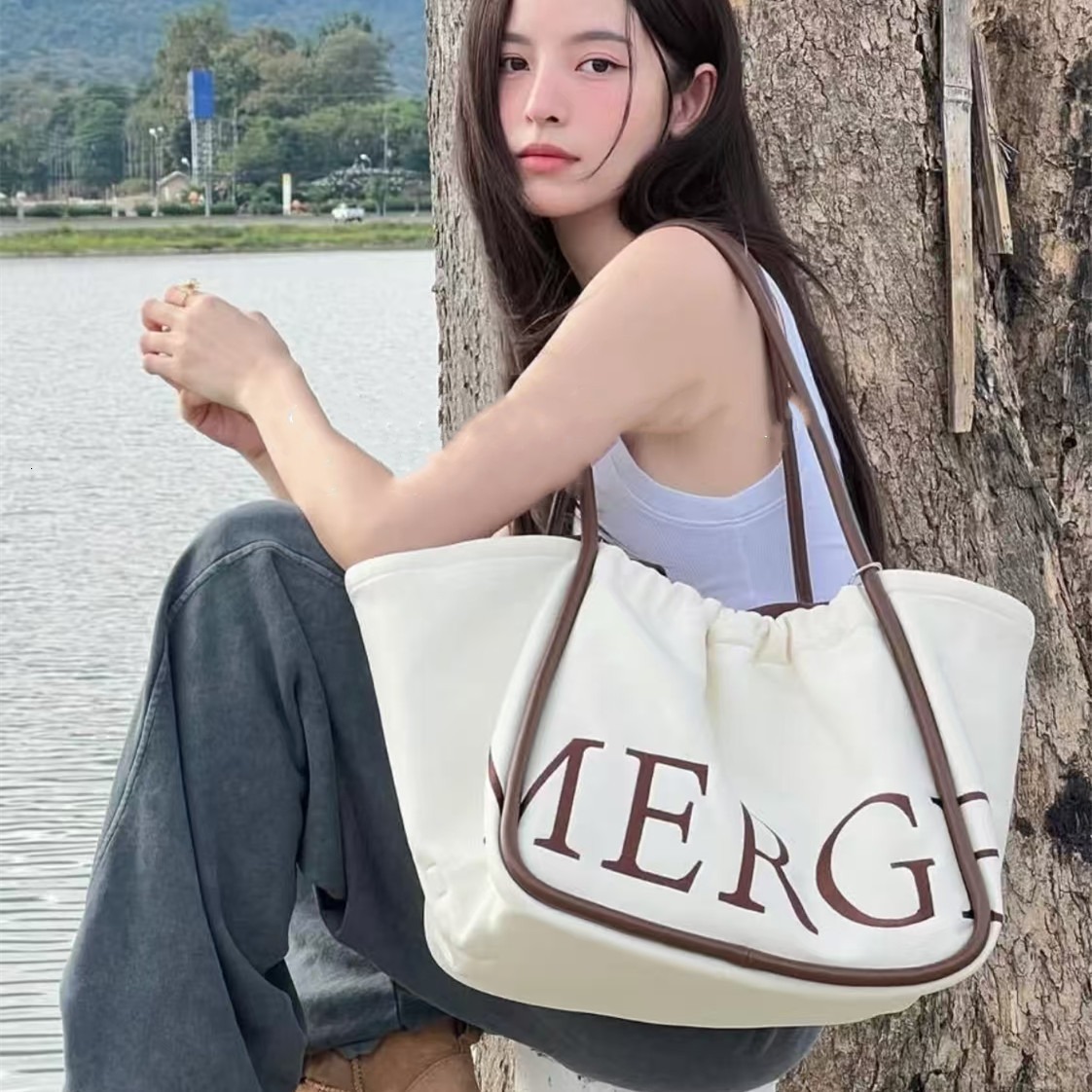 Top quality Brand High Quality New Style Niche Design Cloth Bag Large Capacity Versatile Canvas Bag 2025 New Single Shoulder Tote Bag New Free Deliver