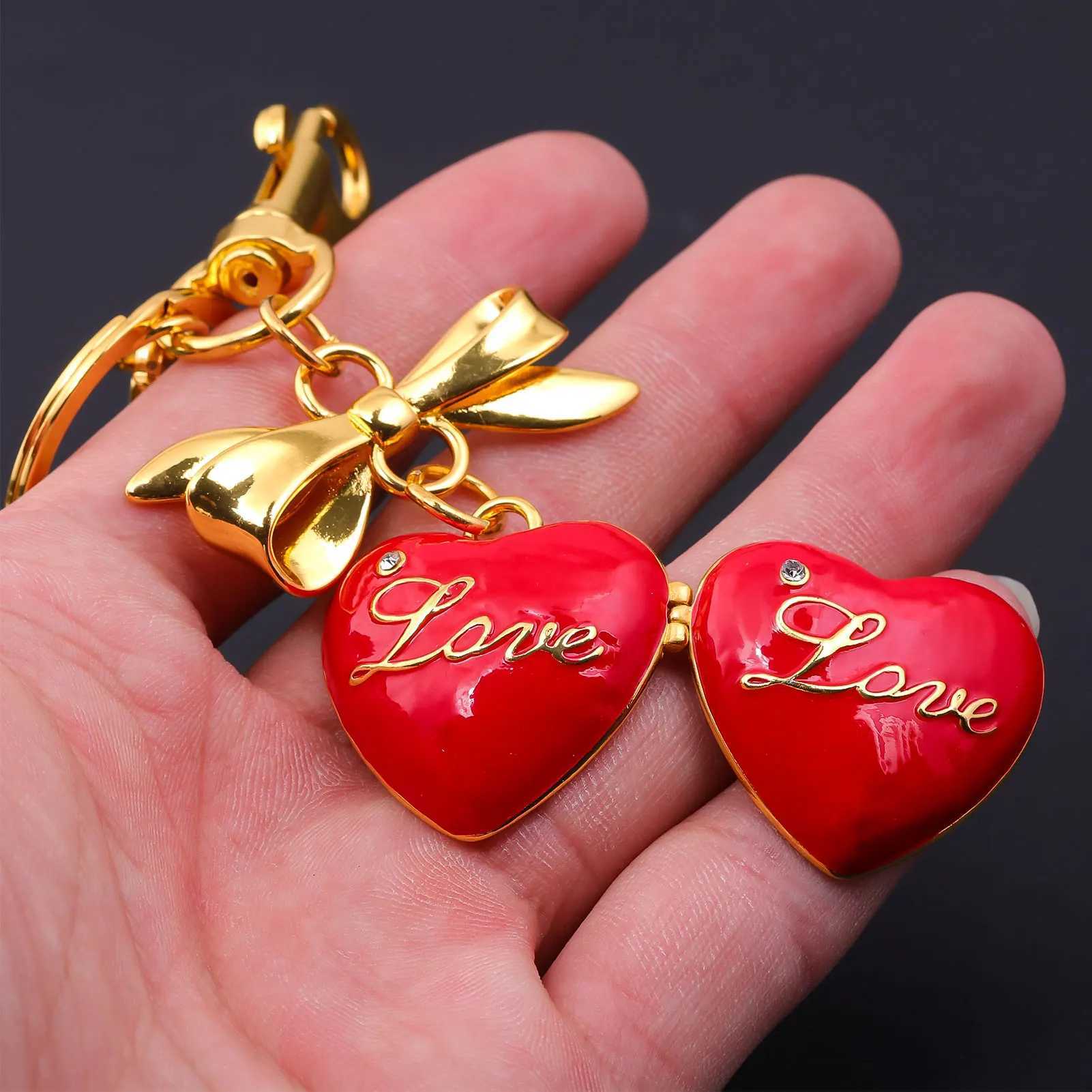 Fashionable Red Heart-shaped Bow Patterned Love Photo Box Keychain Bag Mobile Phone Pendant Keyring Women Backpack Jewelry Gift W250604