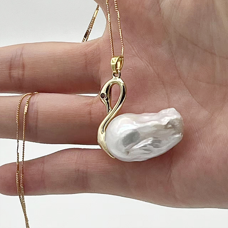 Retro Style Natural Pearls Pendant with Unique Swan Design - Necklaces for Women
