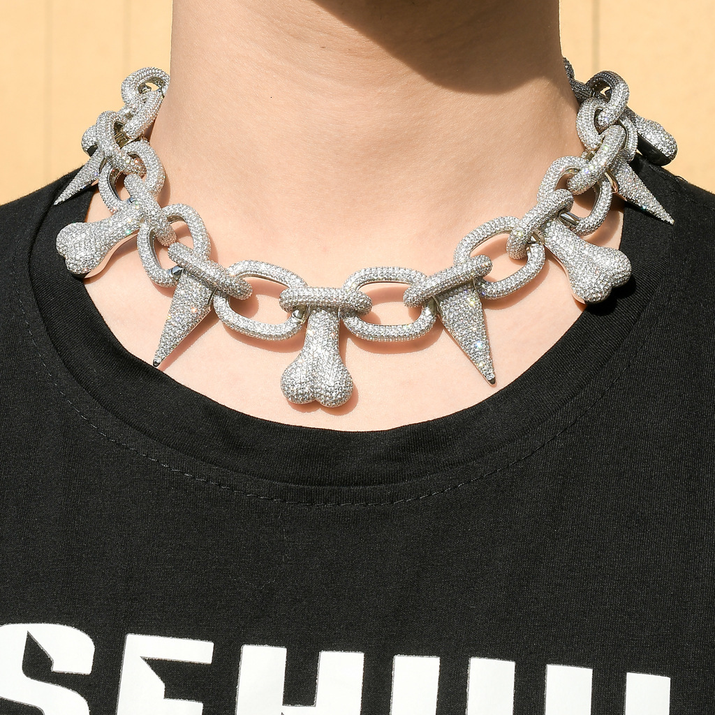 Necklace Mens Bone Spike Necklace Hip-hop Exaggerated Fashion Charm Pendant Moissanite Hiphop Necklace