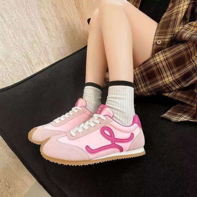Free delivery, designer casual women's flat shoes, white sports outdoor training women's shoes, fashionable and comfortable sports shoes, gi