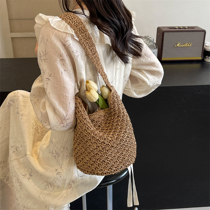 designer 2025 New Spring Fashion Woven Casual Simple Commuter Large Capacity Straw Shoulder Bag Bucket Bag Handbag
