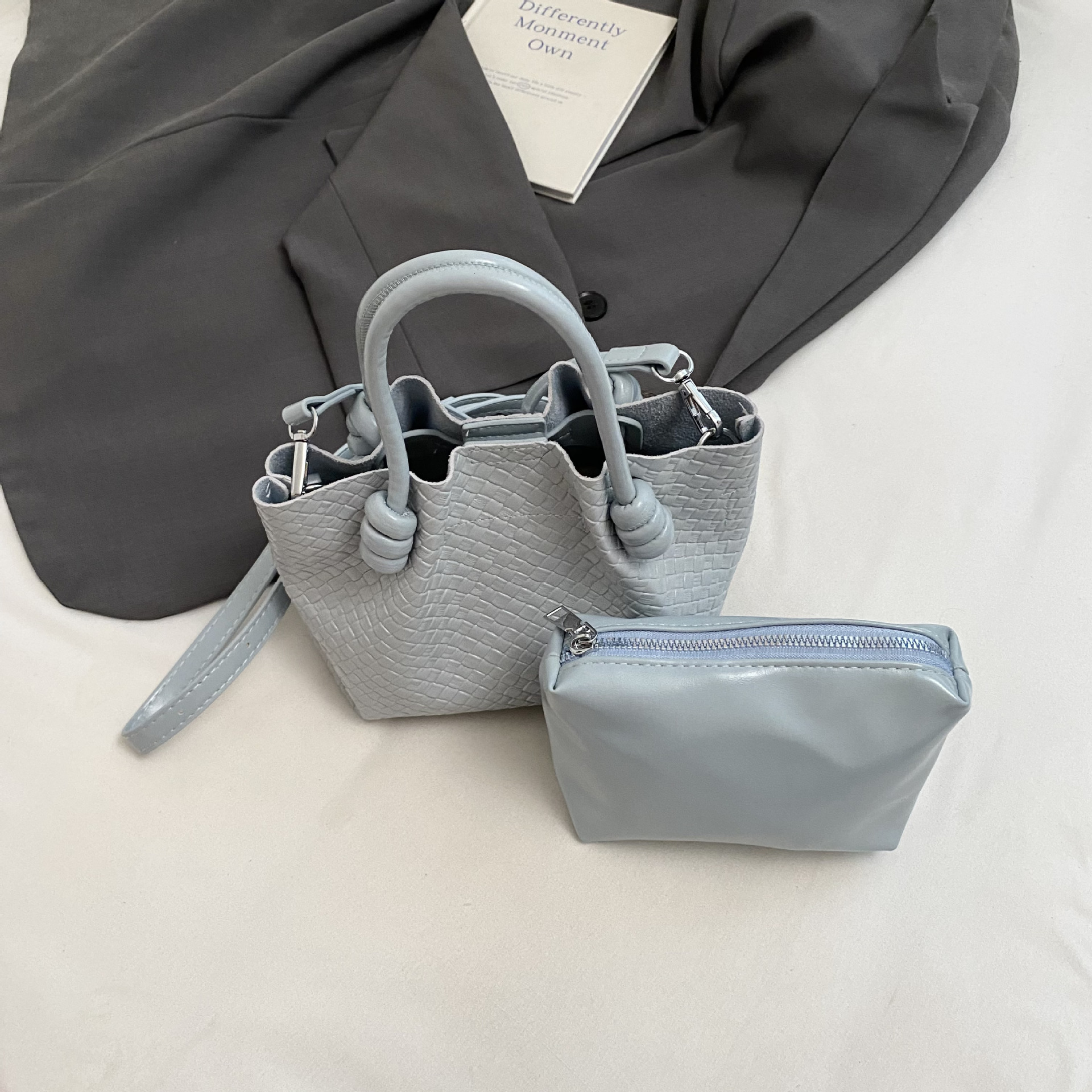 designer Handheld Woven Bucket Bag for Women 2025 New Trend Korean Style Tote Bag Simple Large Capacity Shoulder Underarm Bag