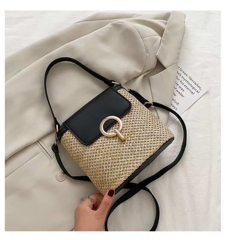 Brand High Quality New Style 2025 New Crossbody Straw Bag Handbag Women's Woven Bag Vacation Rattan Bag Fashion Small Bag Bucket Bag New Free Del
