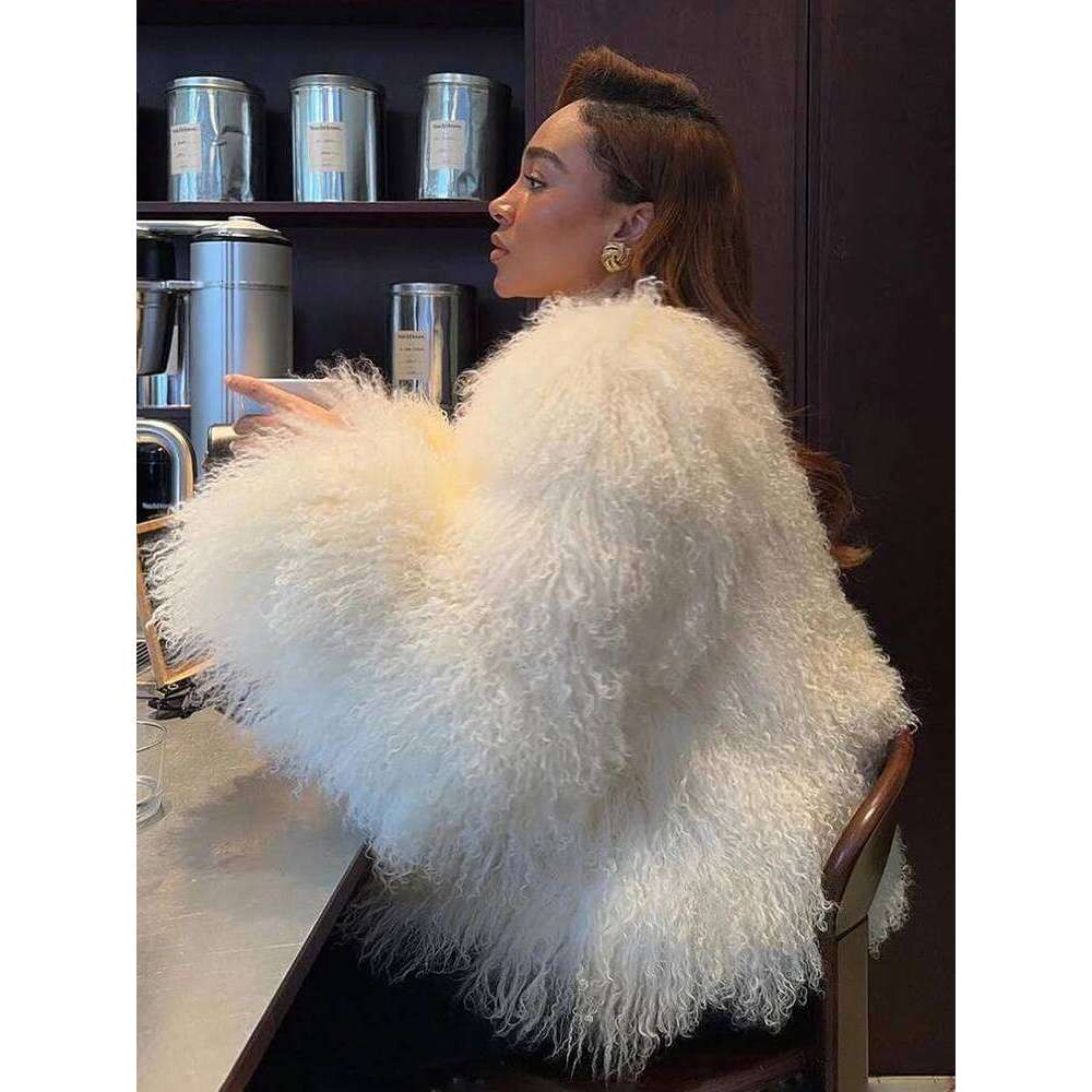 2025Fashion Cropped Coat Women's Winter 2025 Ins Hot Fluffy Short Faux Fur Jacket Street Style Warm Outwear
