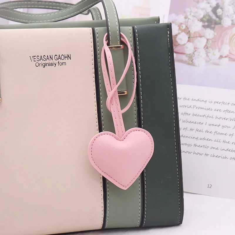 Leather Peach Heart Keychain Fashion PU Love Bag Pendant Backpack Trinket Girl Women Car Keyring Charm Jewelry Gifts W250604