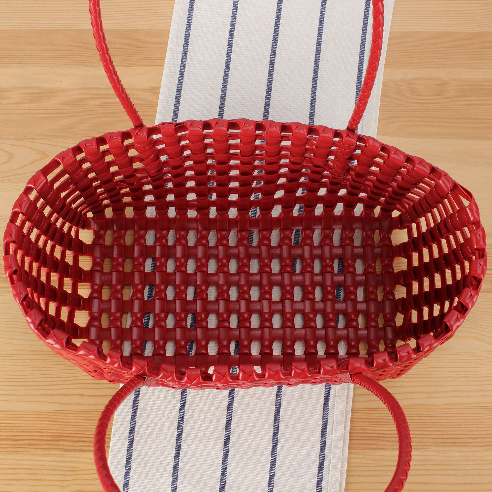 New hollowed out design women's basket bag, niche beach vacation bag designer, casual daily multifunctional women's bag