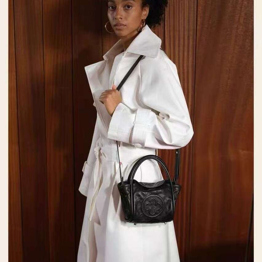 Women's Bags Designer Women's Bags Designer Cassile Angel Vegetable Tanned Leather Wrinkled Single Shoulder Crossbody Pink Handheld Basket B