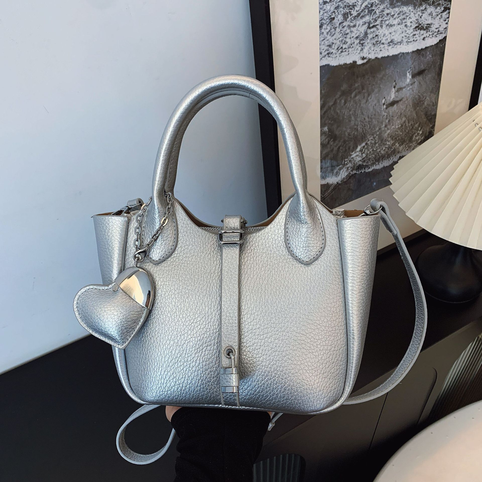 designer Korean Style Fashion Handheld Bucket Bag for Women 2025 Spring New Simple Versatile Shoulder Bag High-end Casual Women's Bag